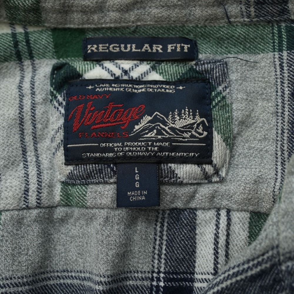 Old Navy Vintage Flannel Men Gray Green Plaid Soft Long Sleeve Button Up Large - Picture 3 of 11